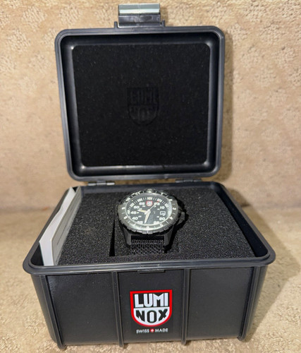 Nuovo orologio luminox skunk - nuovo,